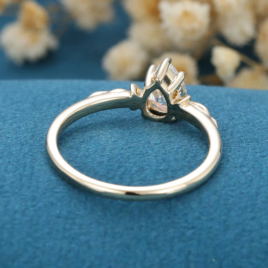 Pear cut moissanite Solitaire Engagement Ring MRG025